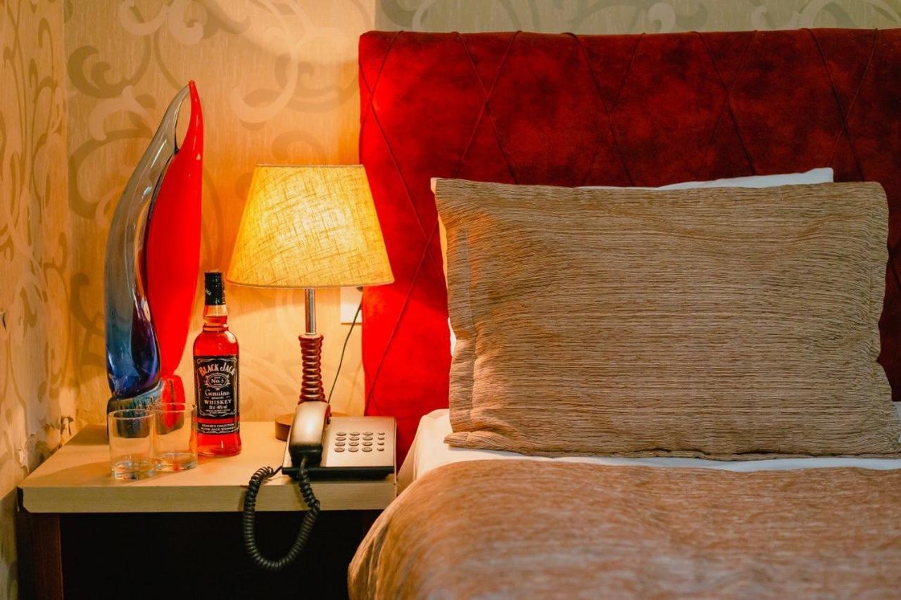 The Center Hotel Baky Esterno foto