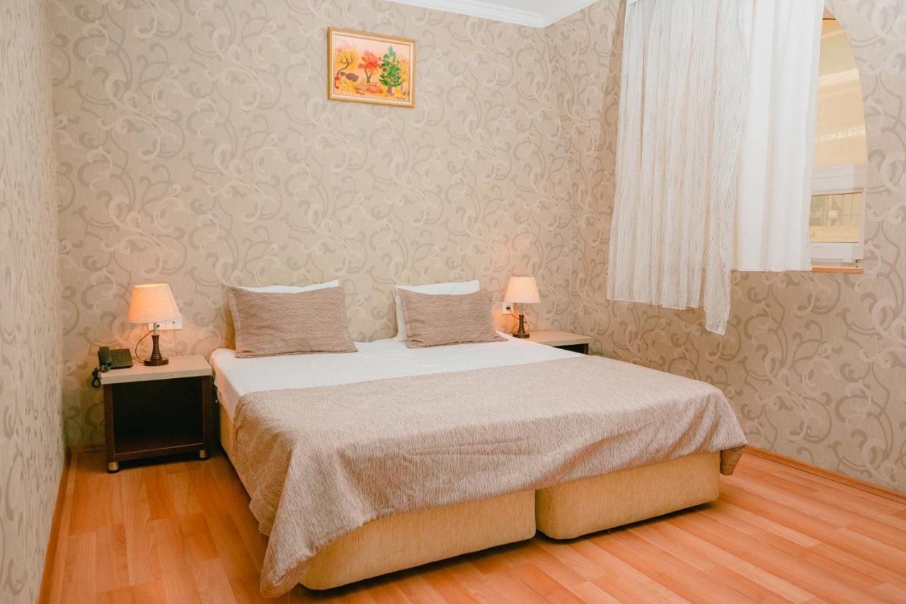 The Center Hotel Baky Esterno foto