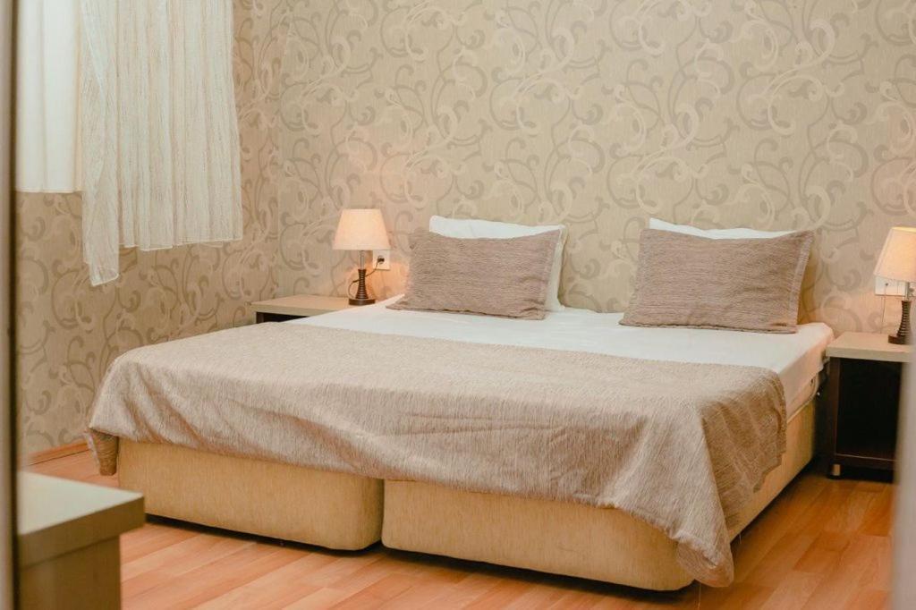 The Center Hotel Baky Esterno foto
